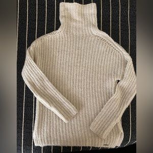 Abercrombie and Fitch chunky knit sweater